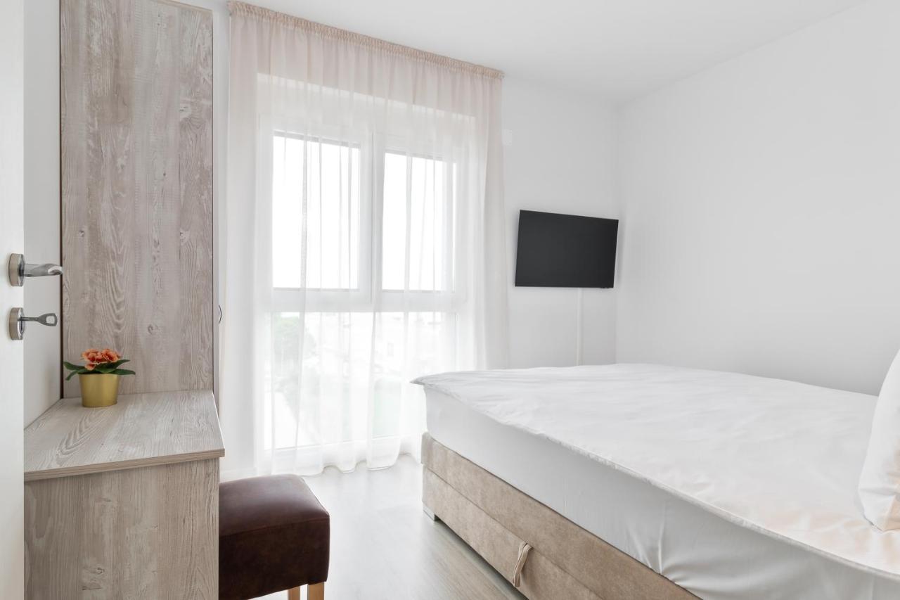 Grand Hill Flats Apartment Орадеа Екстериор снимка