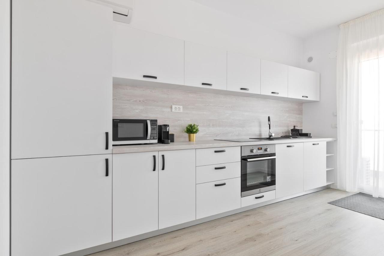 Grand Hill Flats Apartment Орадеа Екстериор снимка