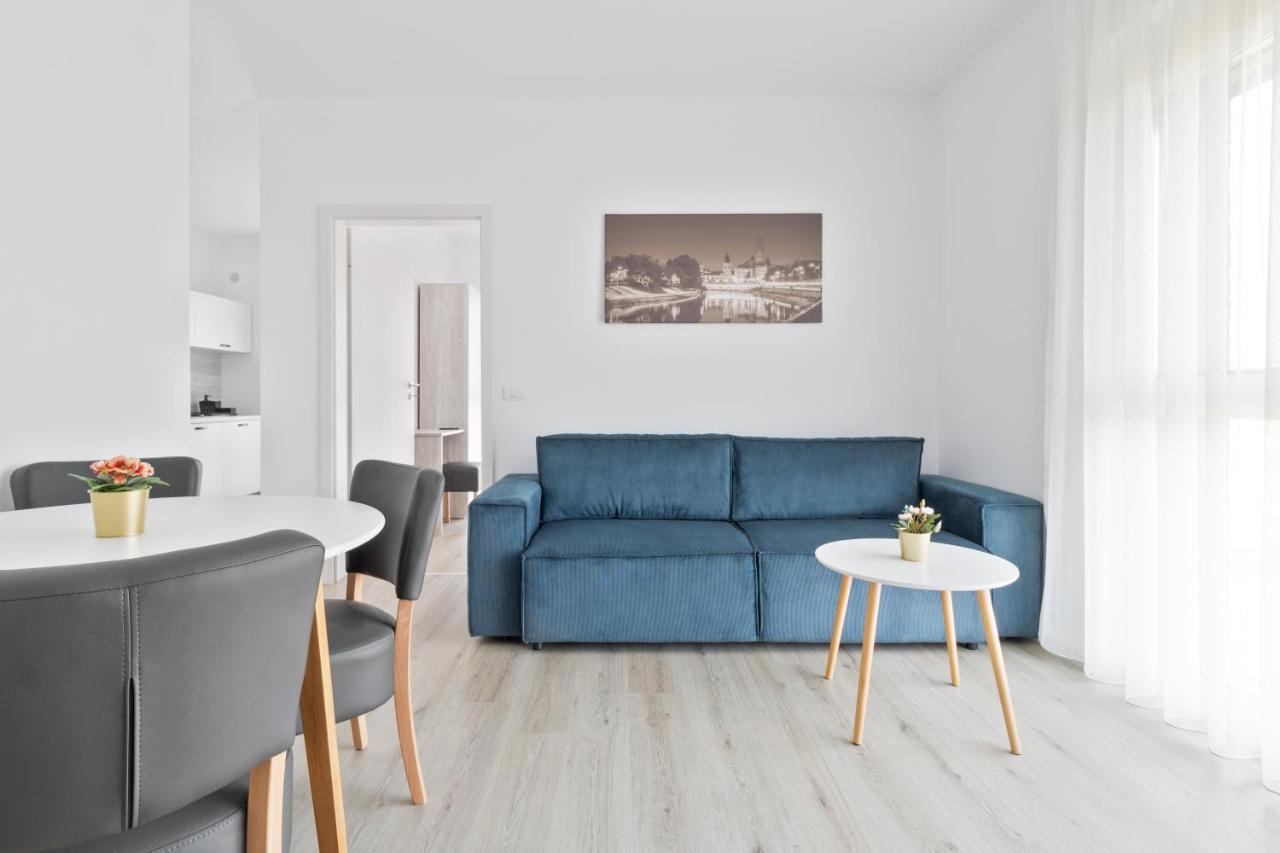 Grand Hill Flats Apartment Орадеа Стая снимка