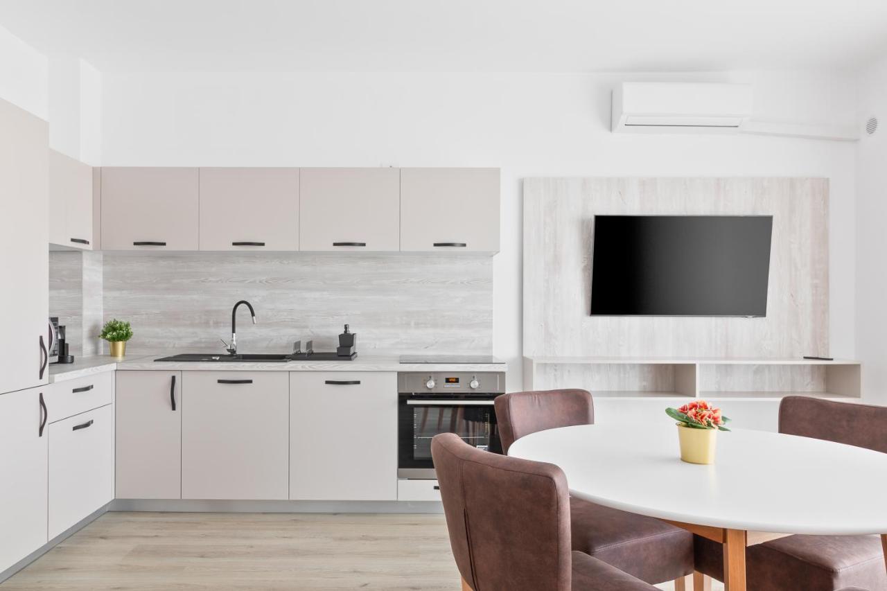 Grand Hill Flats Apartment Орадеа Екстериор снимка